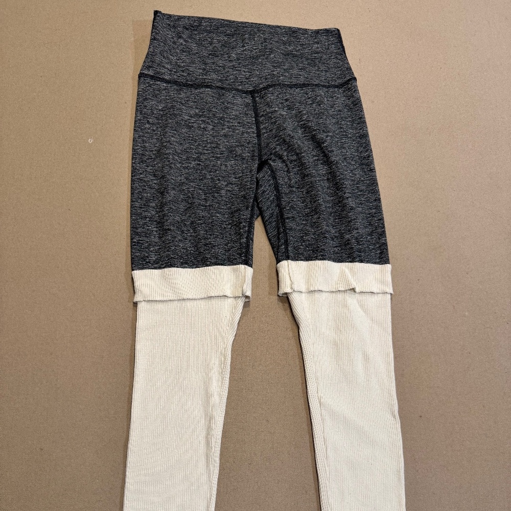 Aerie Gray/Cream Knit Leggings Size L